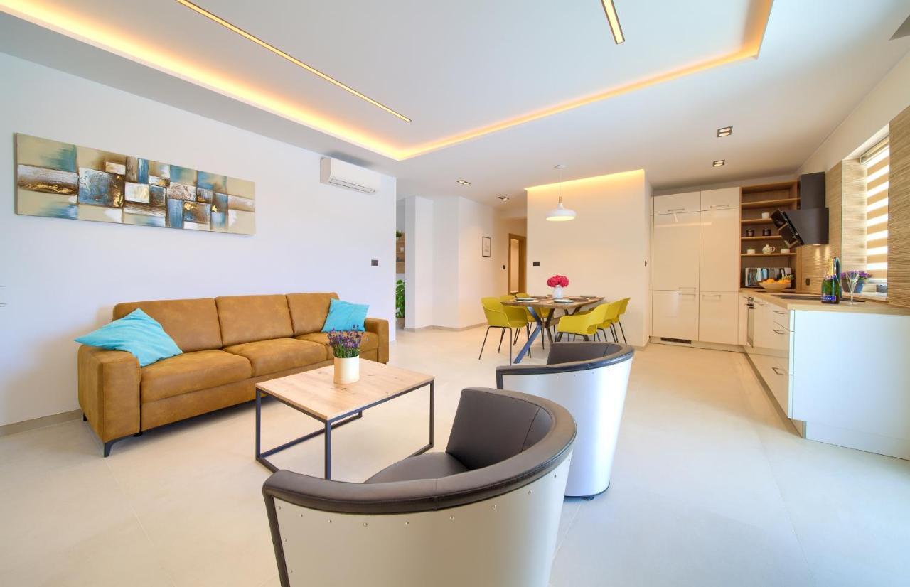 Unique Apartment With Private Pool Krk Town Exterior foto